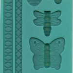 Stampo in silicone con diversi motivi decorativi, per decorare le coperture di torte e dolci. Comprende 5 decorazioni a tema insetti come farfalla coccinella libellula e ape