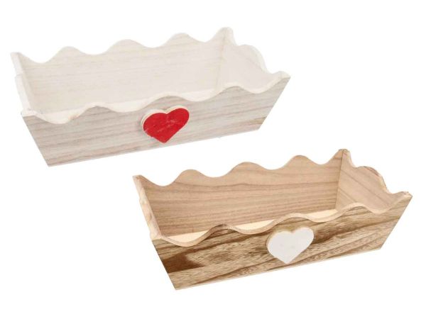 CASSETTA IN LEGNO CON BORDO MERLATO E CUORE.