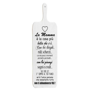 Immagine di un tagliere in legno bianco con la stampa "Cuore di Mamma" e una dedica.