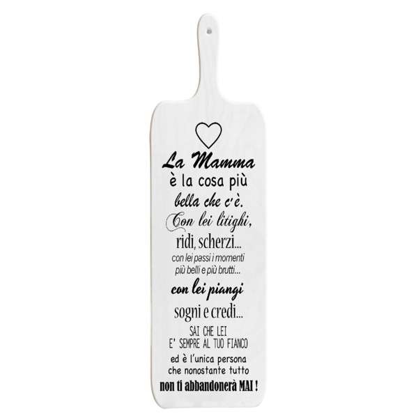 Immagine di un tagliere in legno bianco con la stampa "Cuore di Mamma" e una dedica.